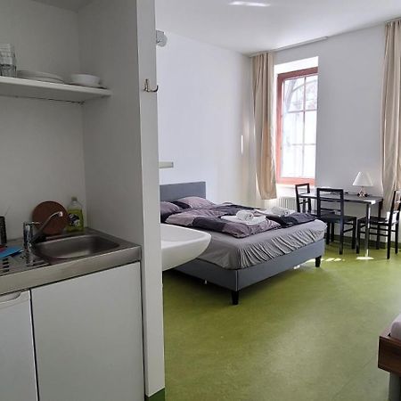 Tota Studio Vienna Esterno foto