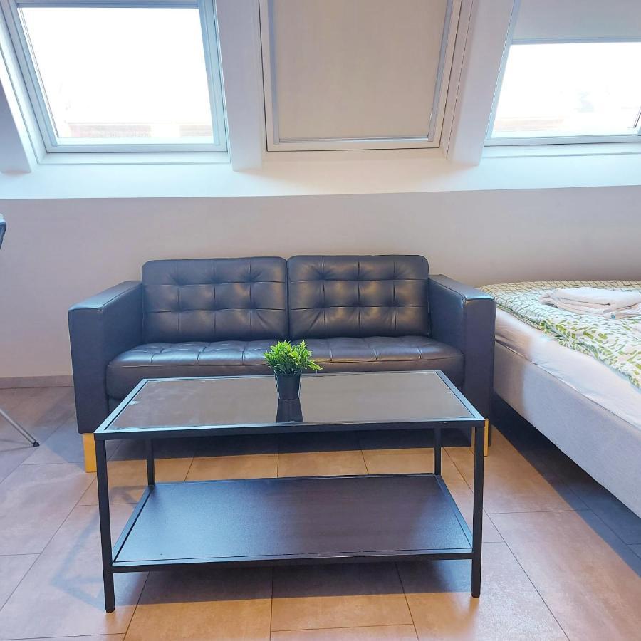Tota Studio Vienna Esterno foto