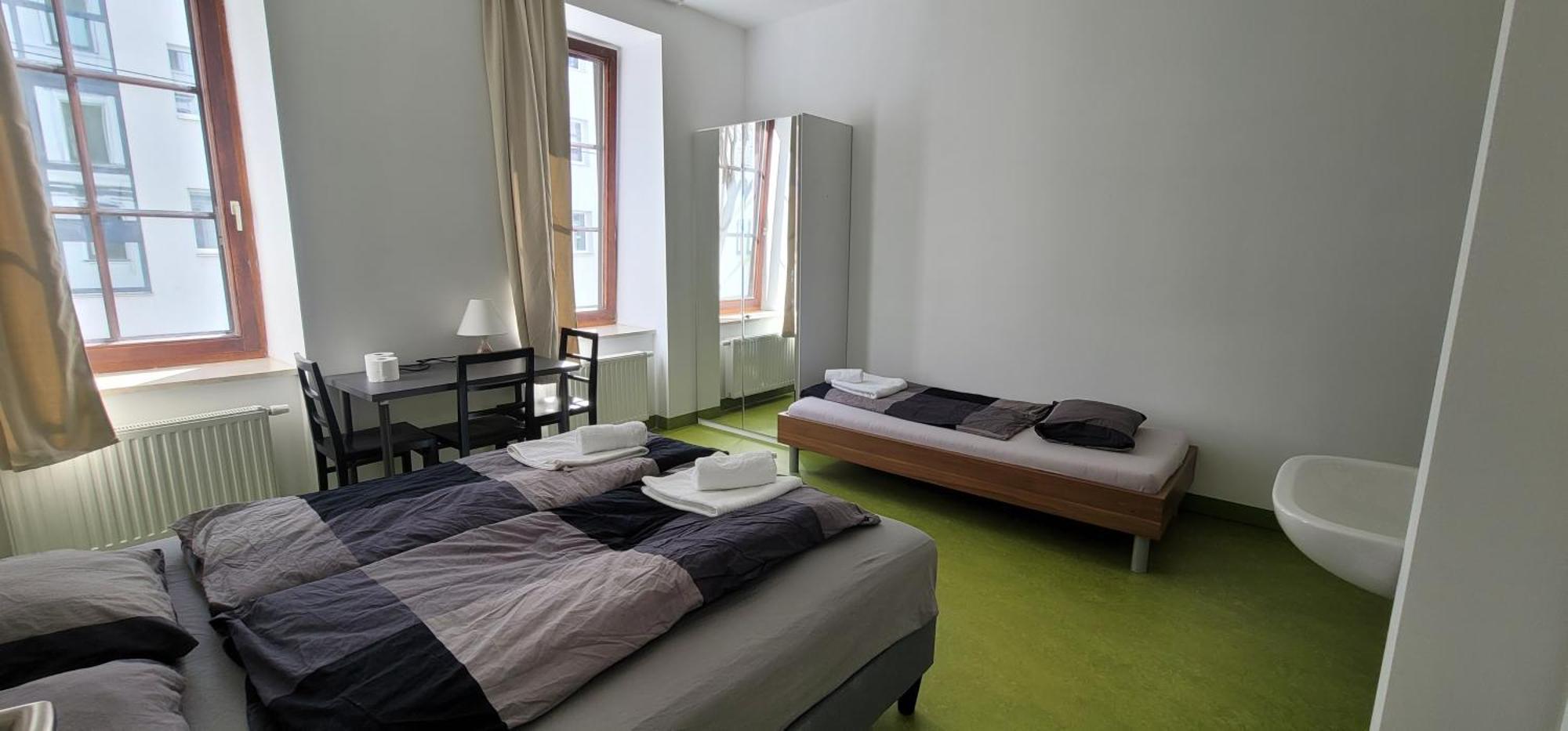 Tota Studio Vienna Esterno foto
