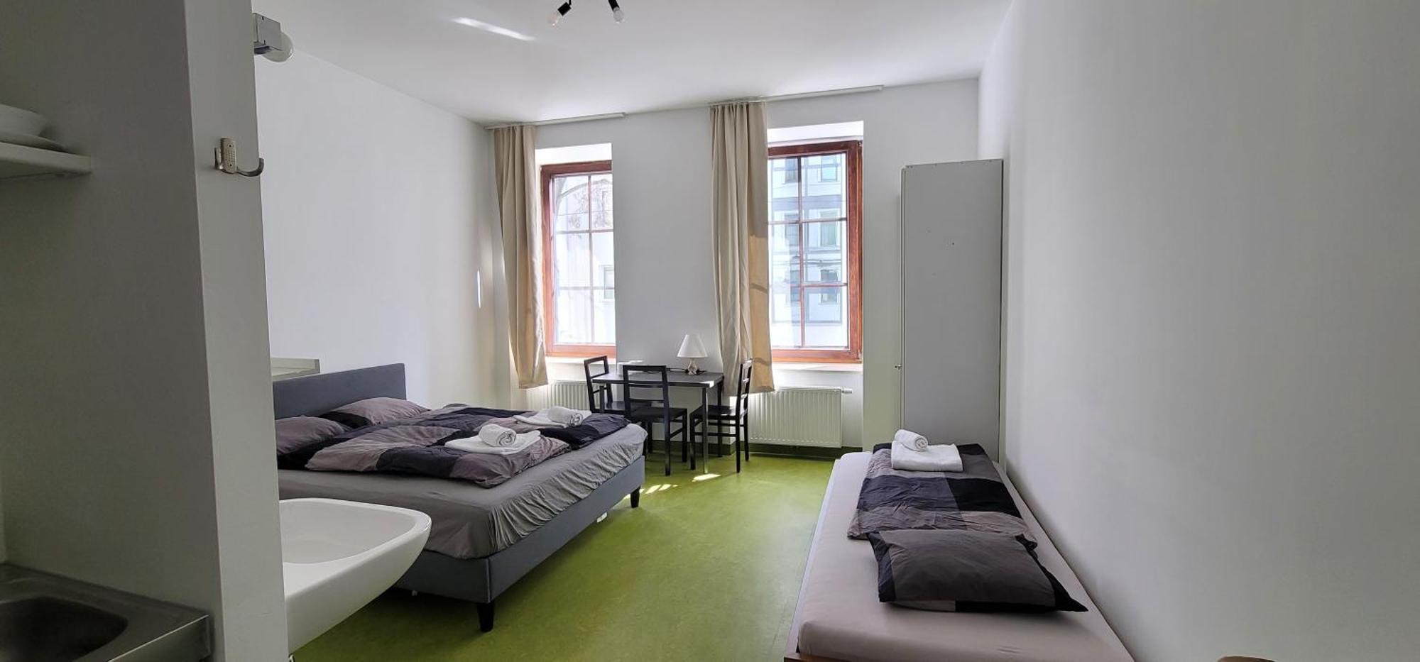 Tota Studio Vienna Esterno foto